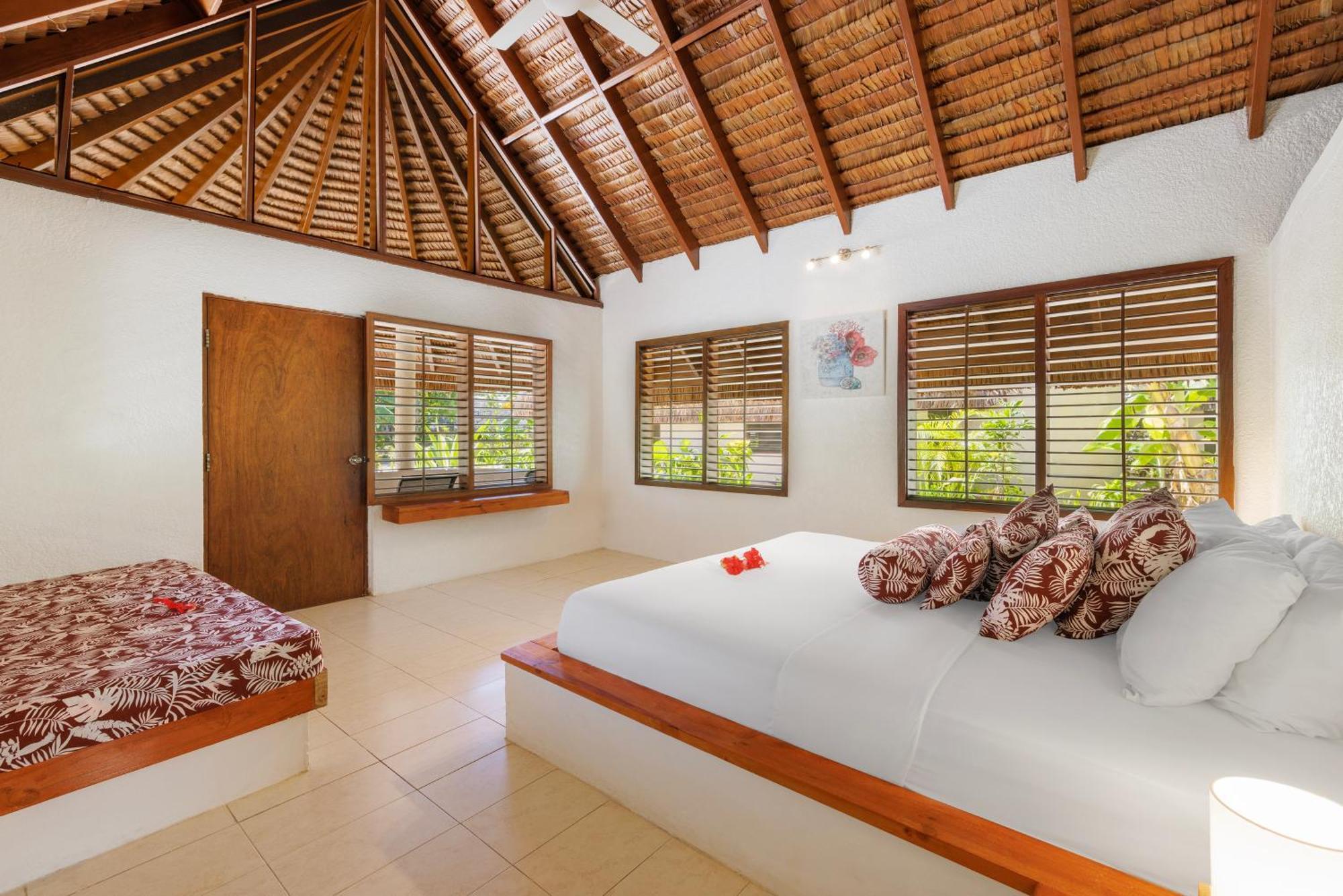 Breakas Beach Resort (Adults Only) Port-Vila Extérieur photo