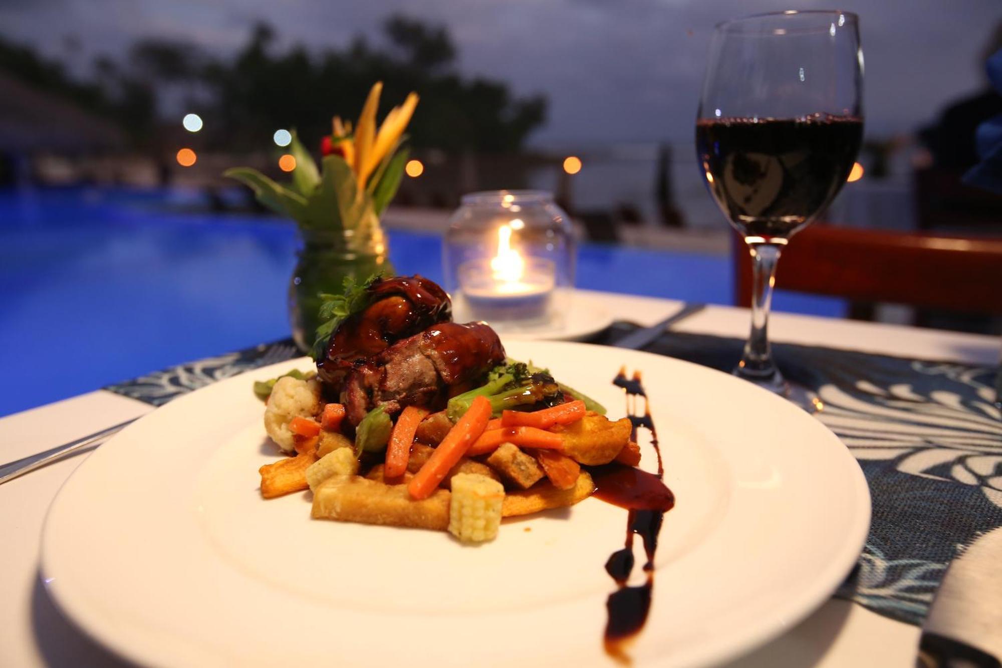 Breakas Beach Resort (Adults Only) Port-Vila Extérieur photo