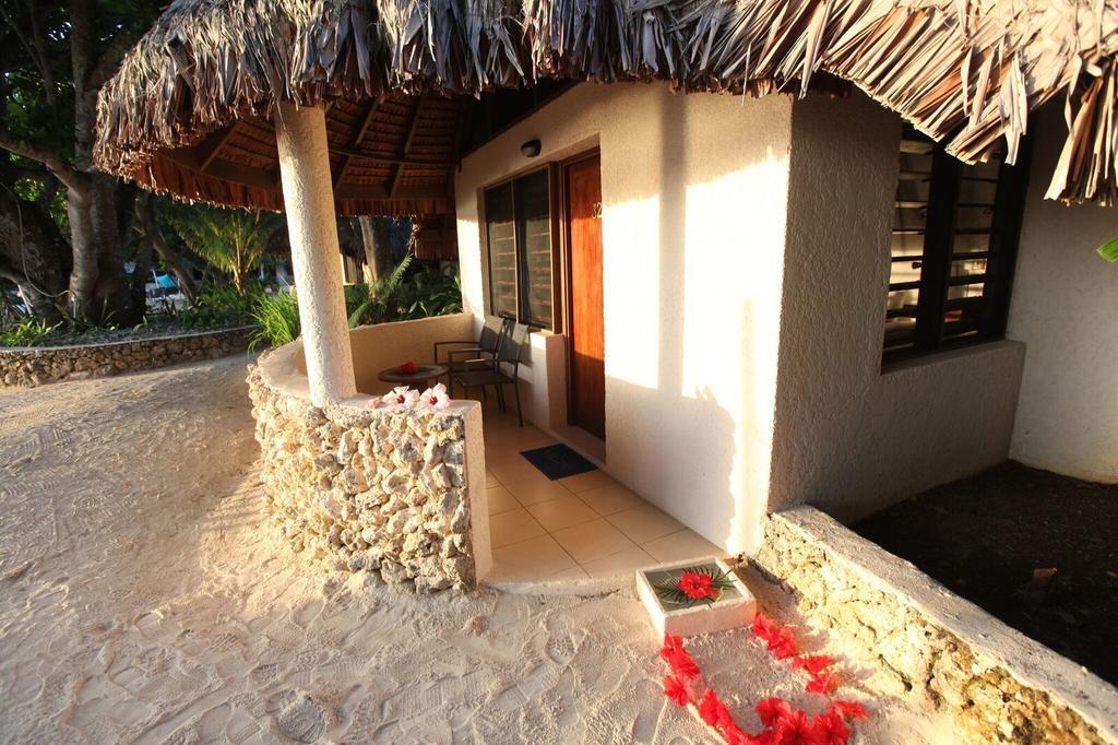 Breakas Beach Resort (Adults Only) Port-Vila Extérieur photo