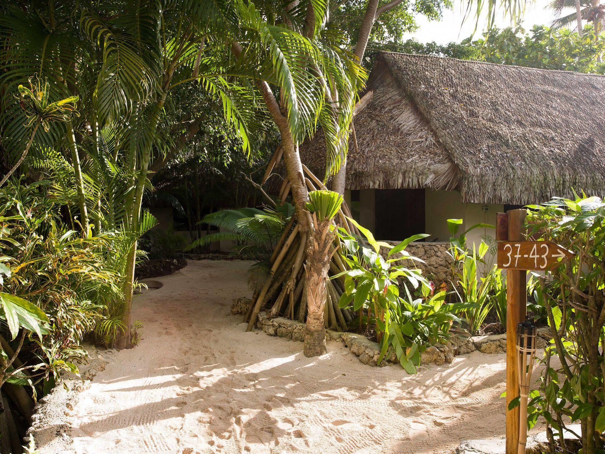 Breakas Beach Resort (Adults Only) Port-Vila Extérieur photo