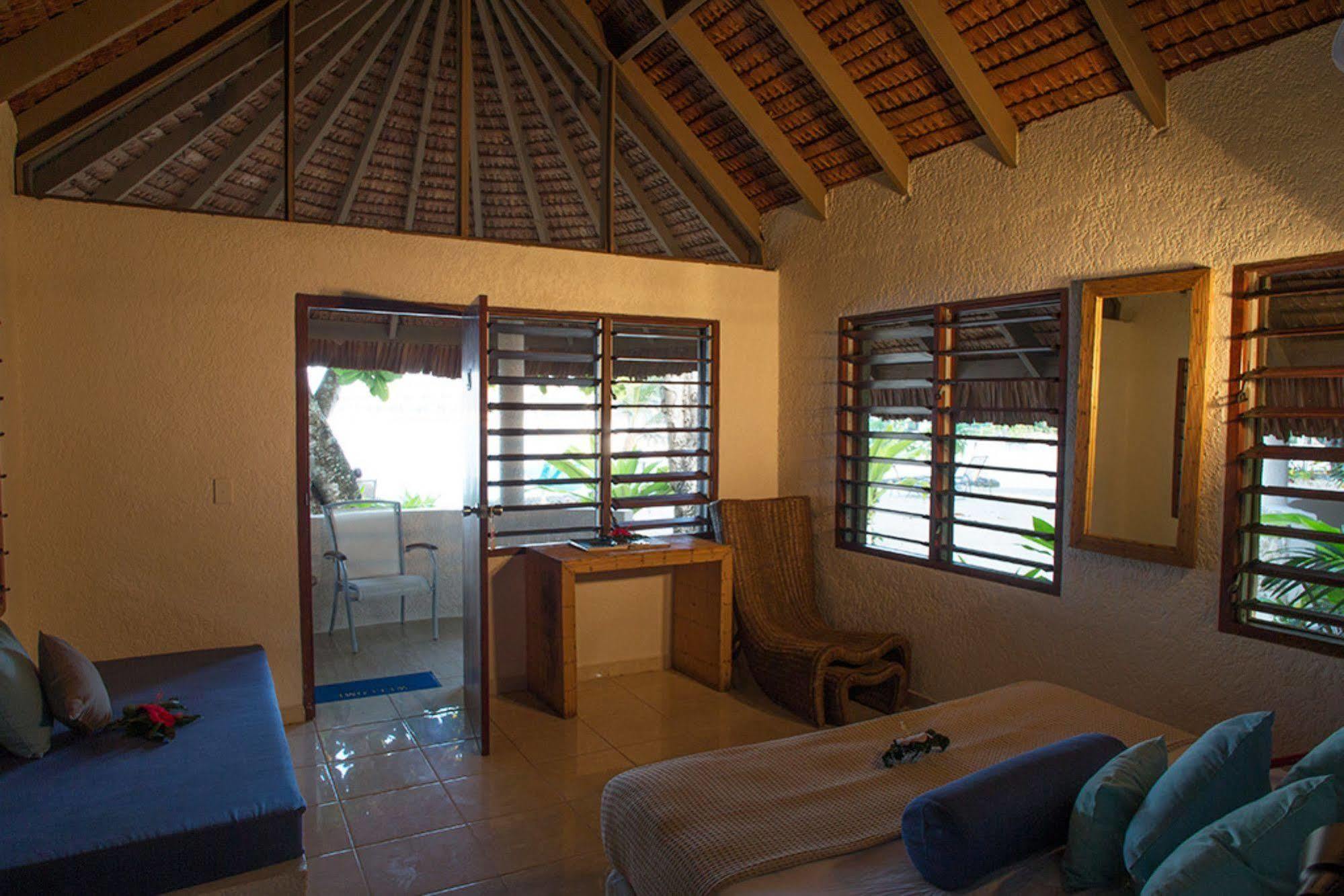 Breakas Beach Resort (Adults Only) Port-Vila Extérieur photo