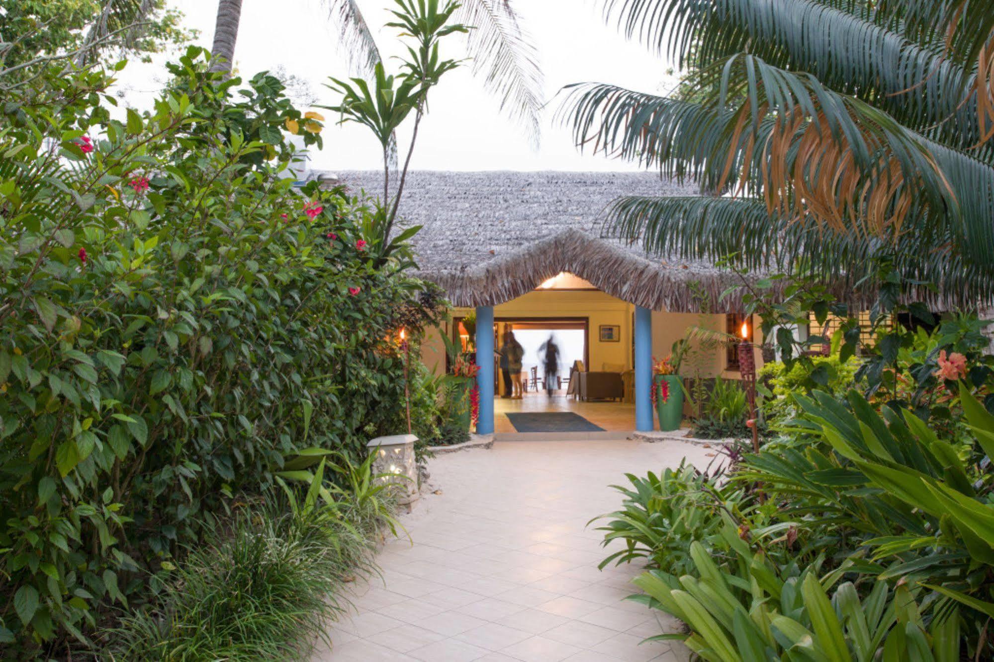 Breakas Beach Resort (Adults Only) Port-Vila Extérieur photo