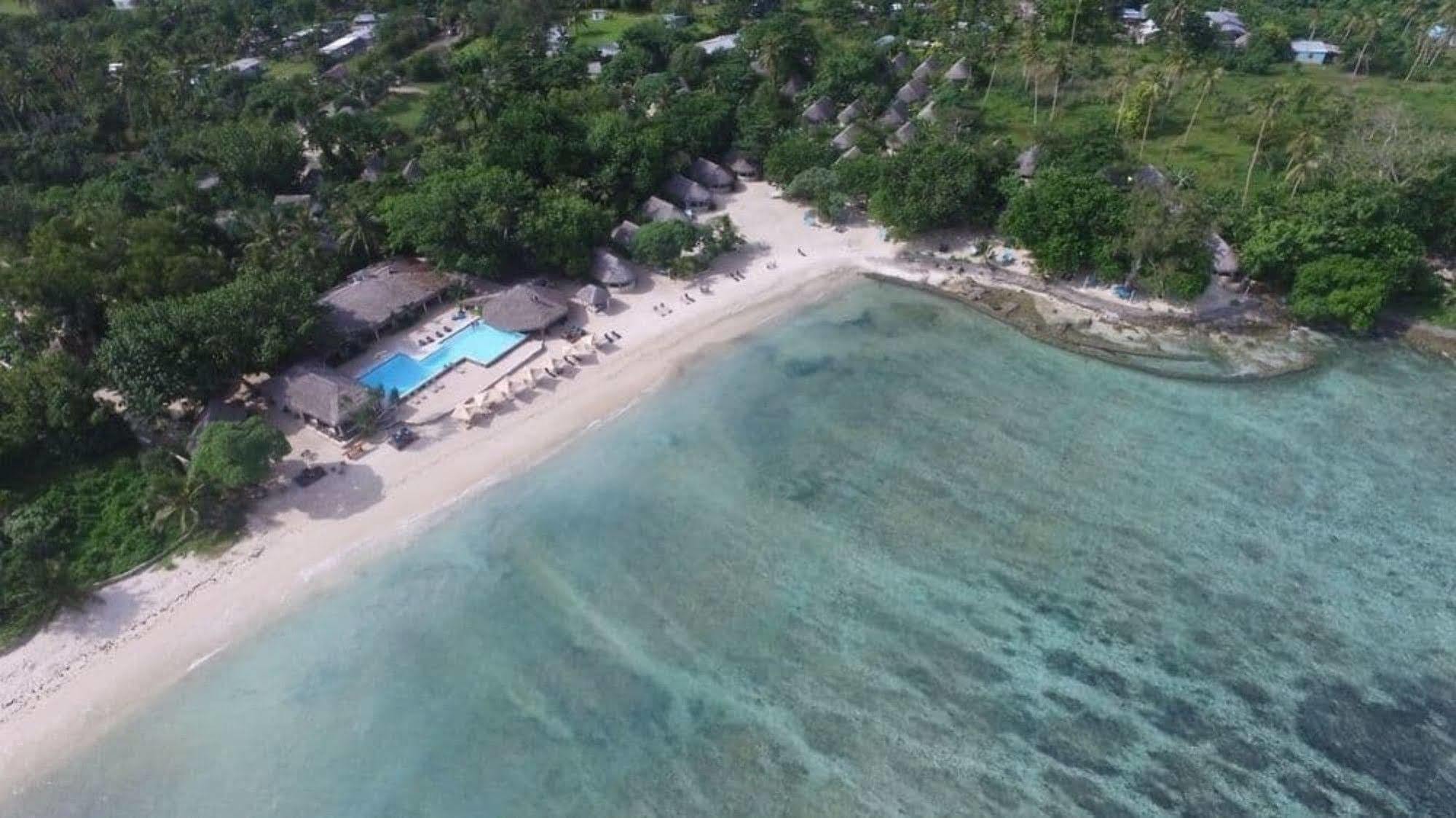 Breakas Beach Resort (Adults Only) Port-Vila Extérieur photo